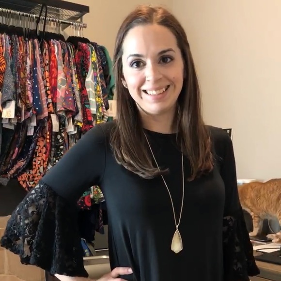 Meet your Posher, Angela - Picture 2 of 2